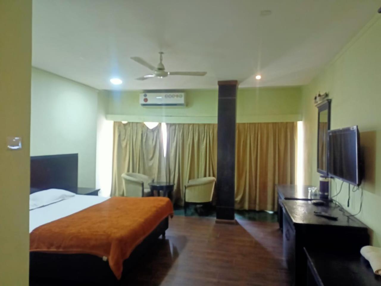 Hotel Skylark Nagpur Esterno foto